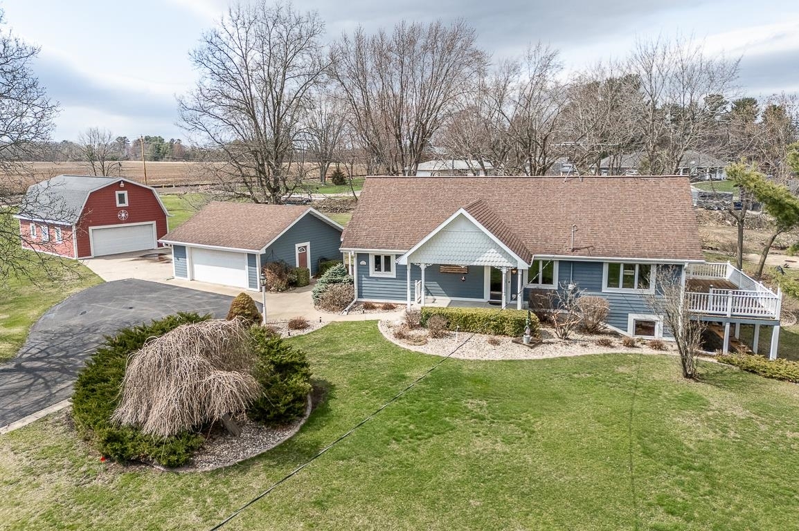 Property Photo: N132 County Road H WI 54940-9408