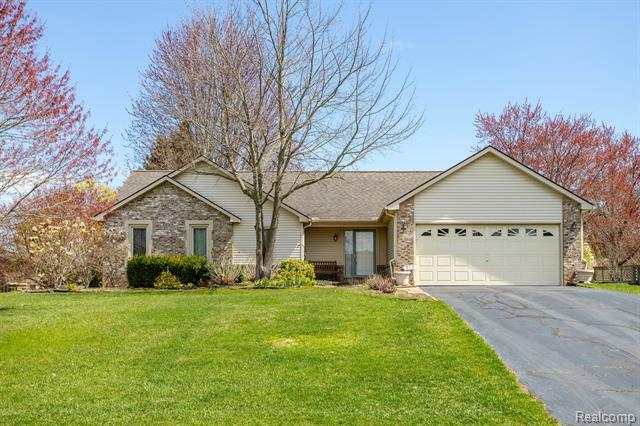 Property Photo:  113 Granada Drive  MI 48386 