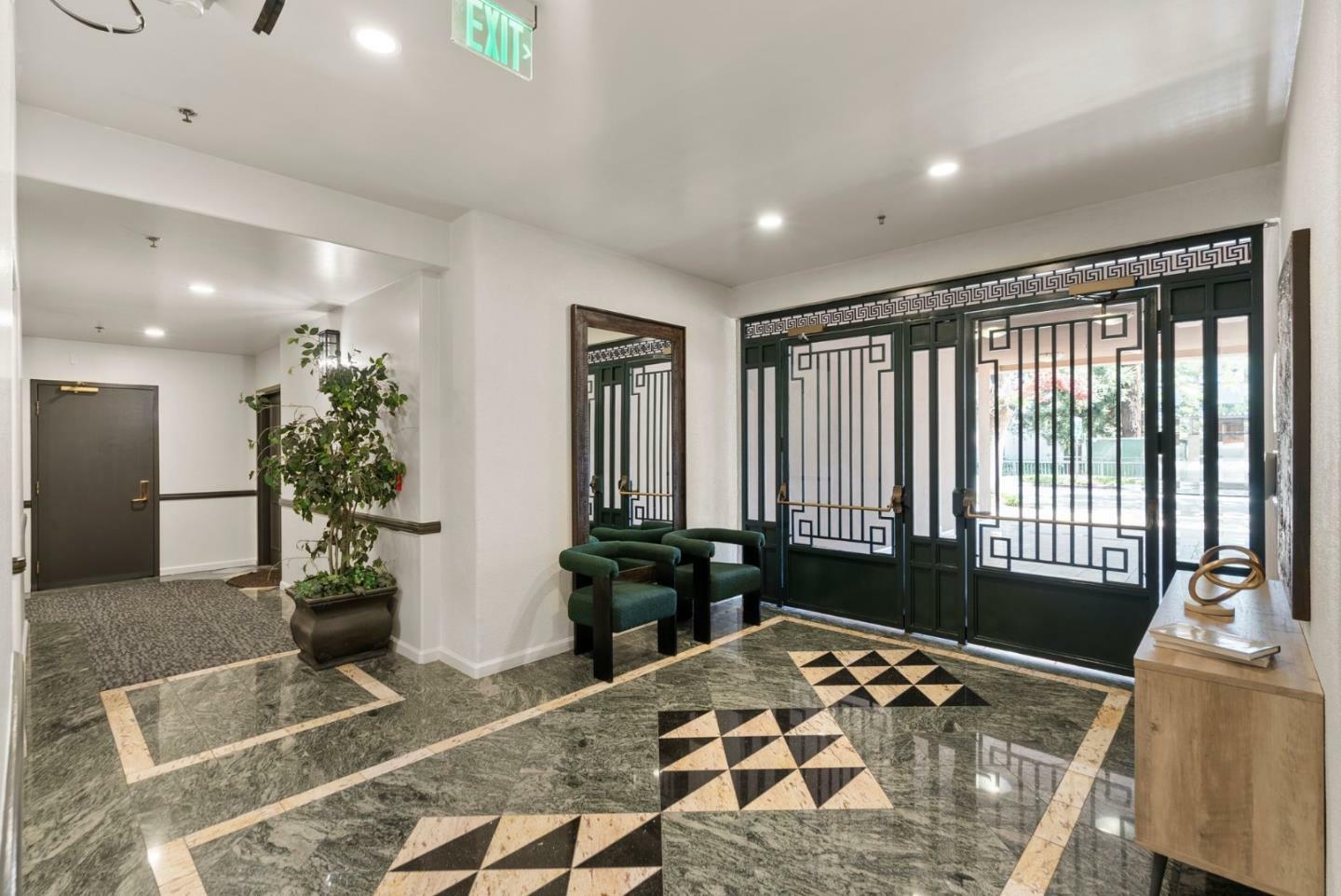 Property Photo: 200 Sheridan Avenue 307 CA 94306
