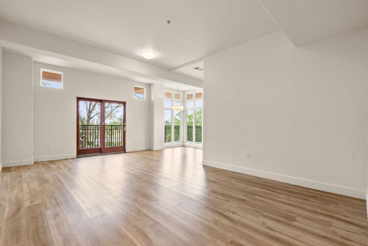 Property Photo: 200 Sheridan Avenue 307 CA 94306