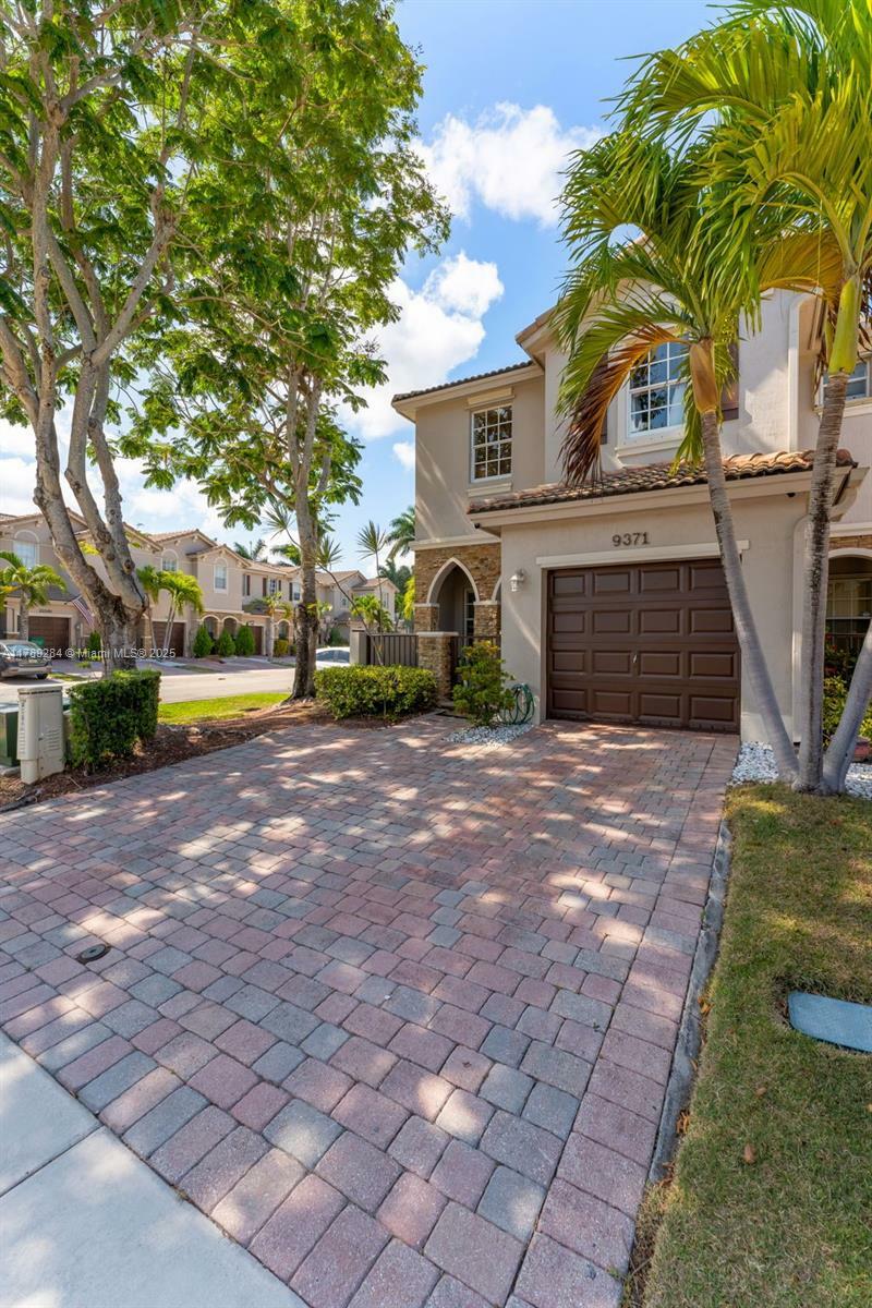 Property Photo: 9371 SW 221st Way FL 33190