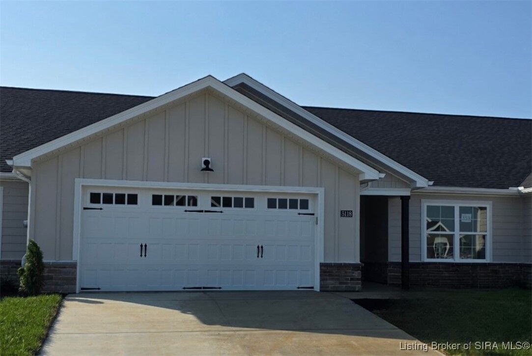 Property Photo: 5118 Woodstone Circle IN 47130