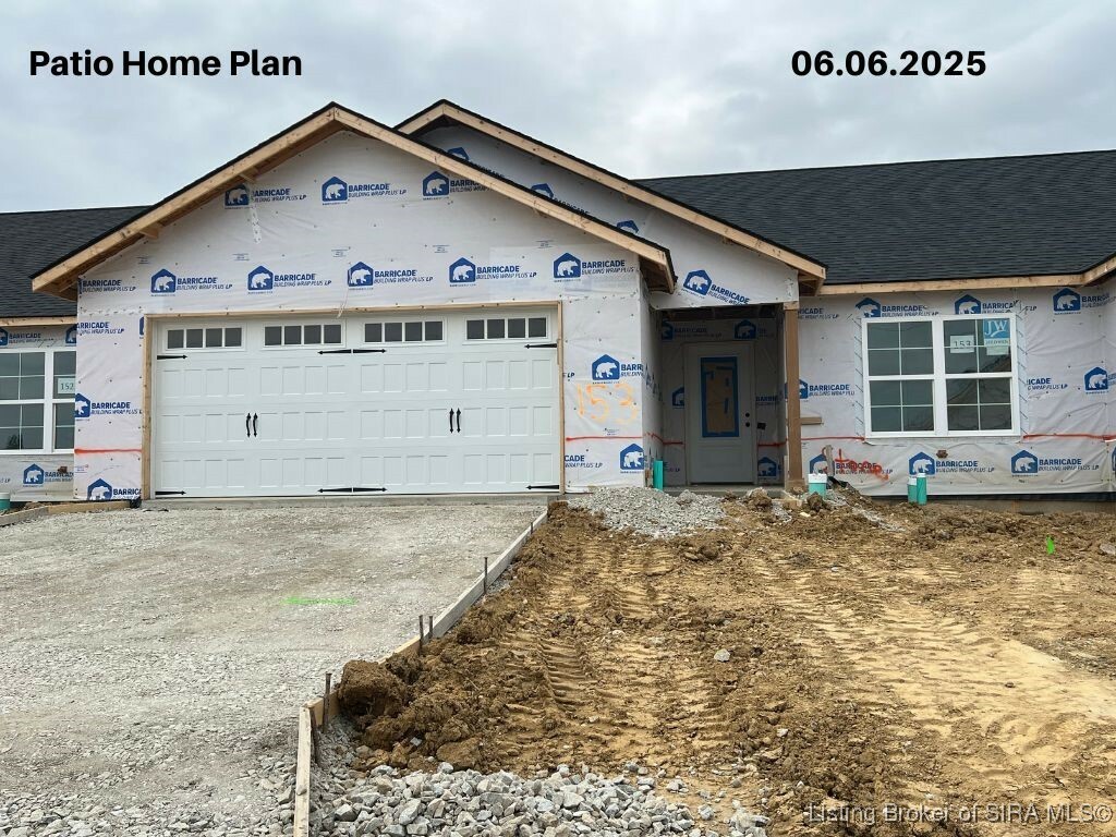 Property Photo: 5118 Woodstone Circle IN 47130