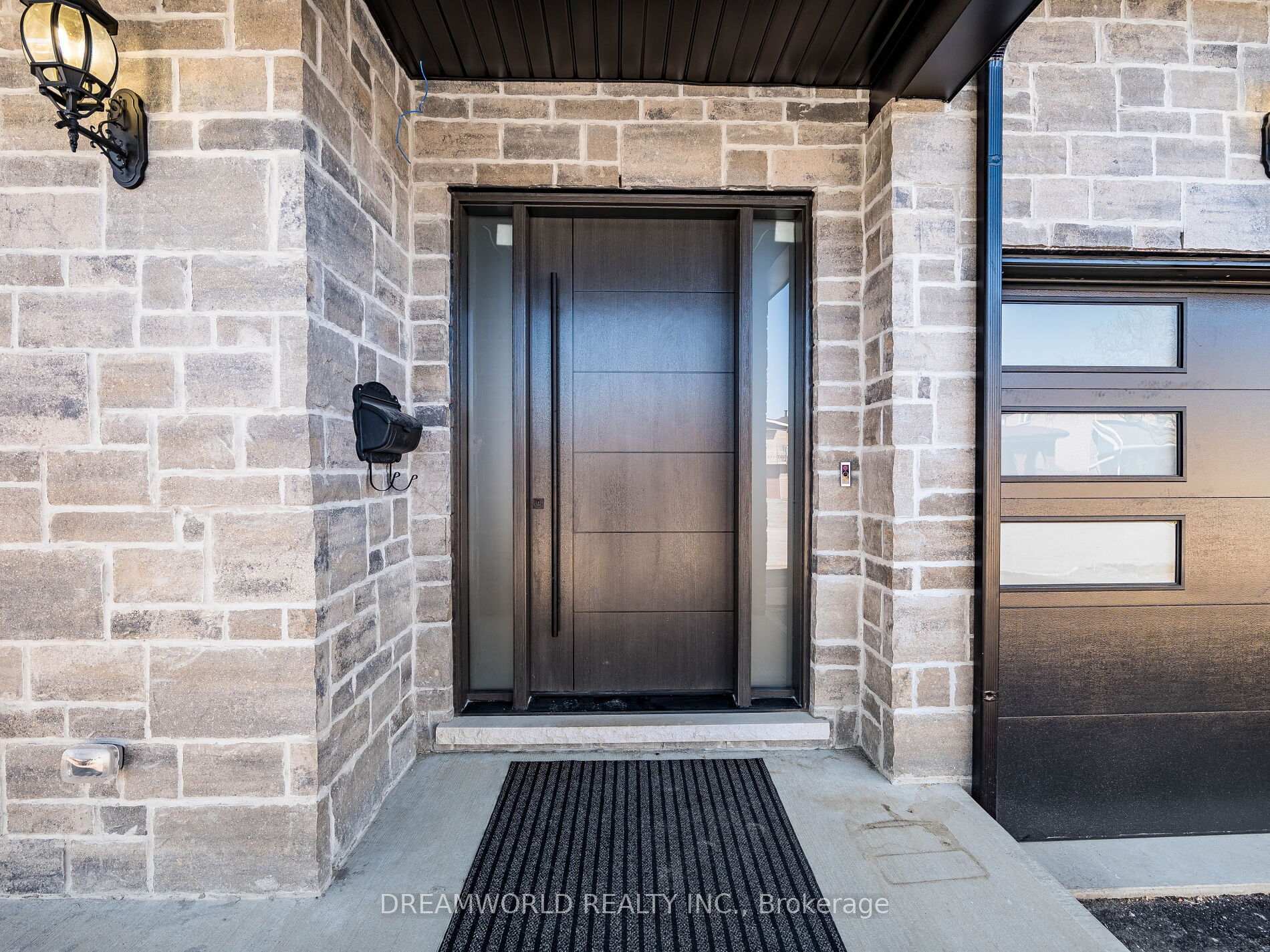 Property Photo: 7 Houston Road ON L4L 1V2