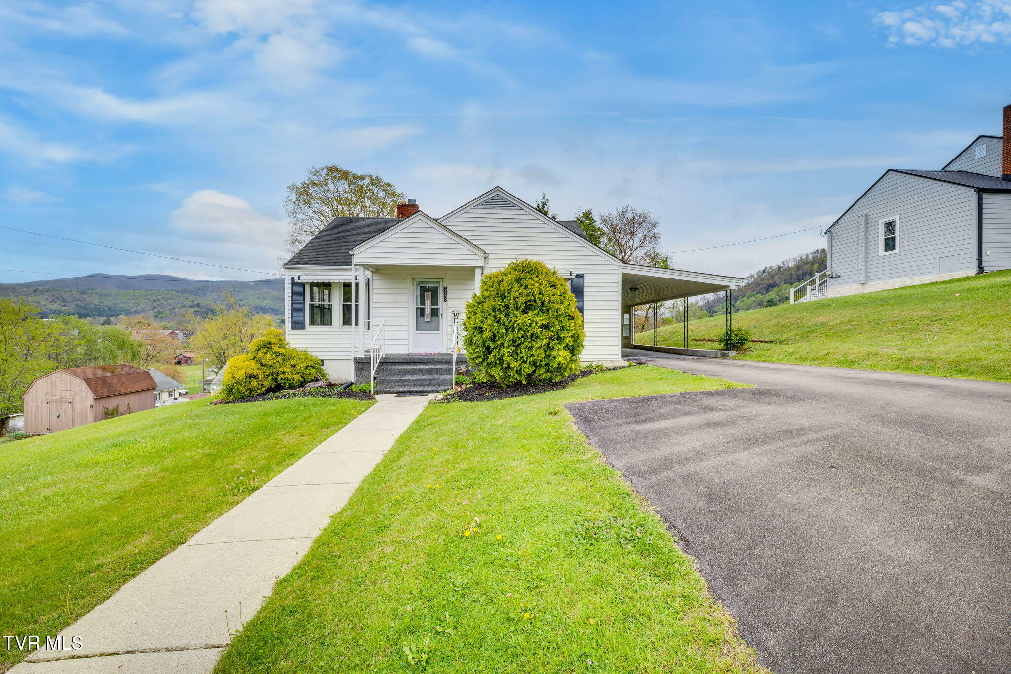 Property Photo: 263 Oak Street TN 37683