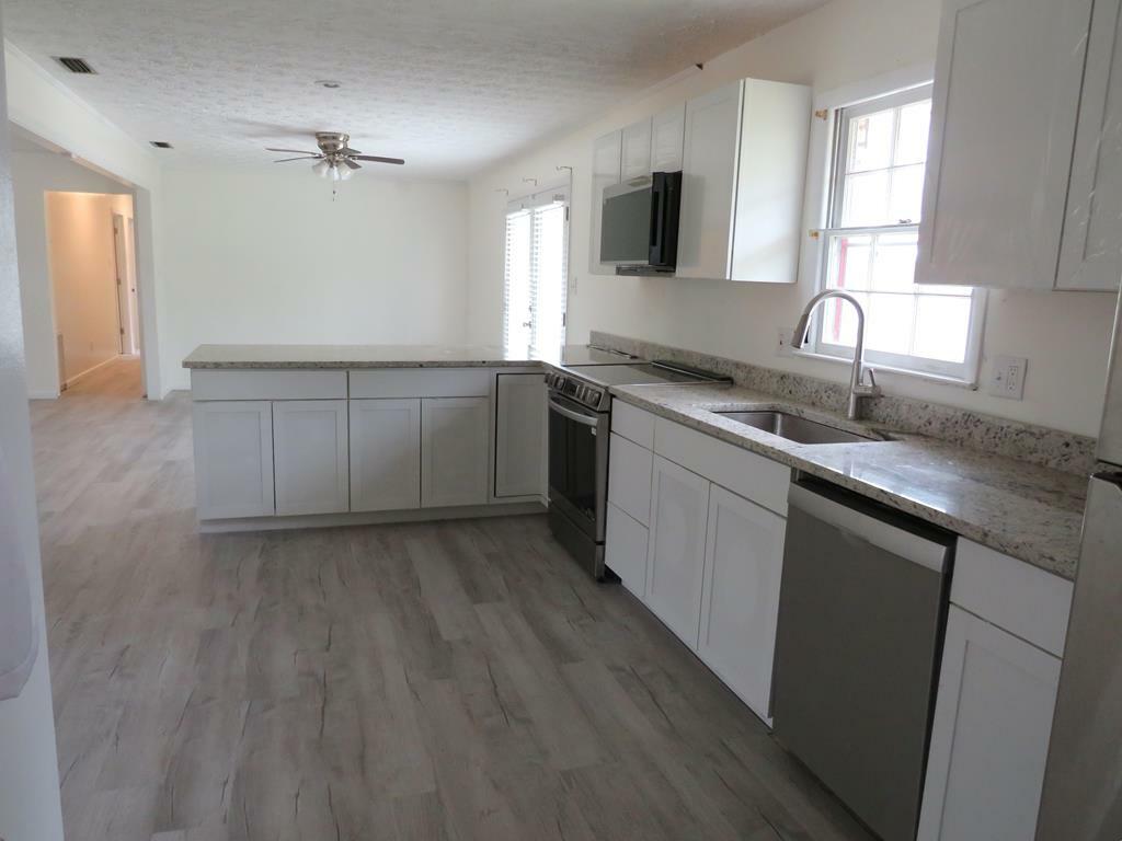 Property Photo: 908 Habersham Rd GA 31602