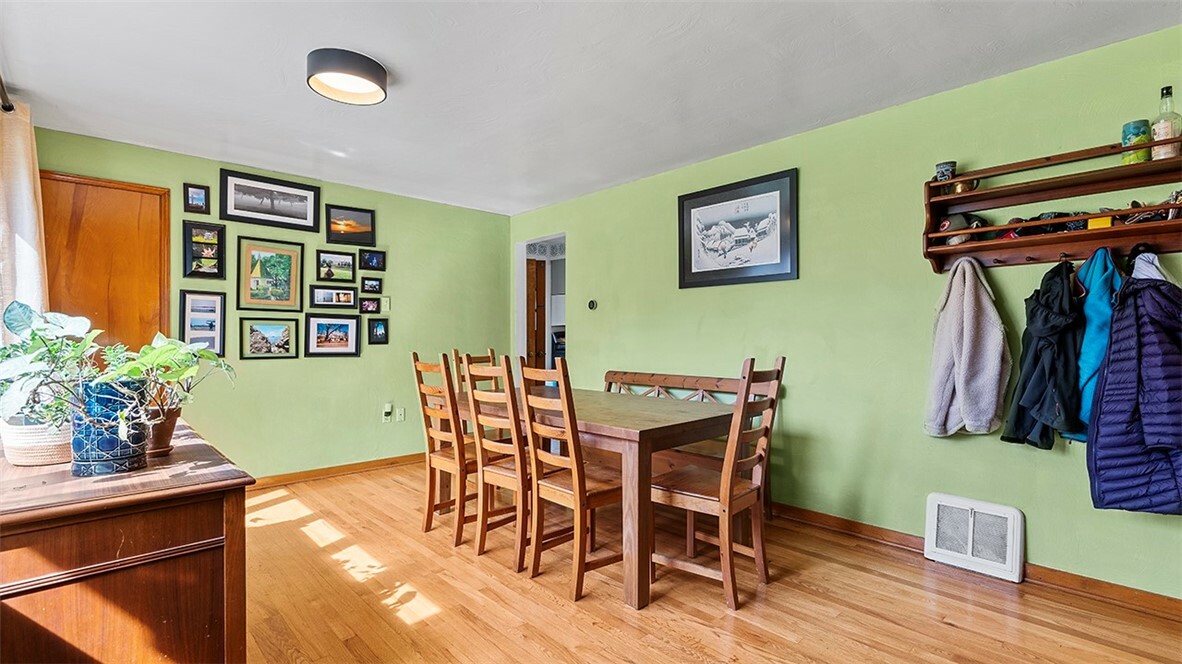 Property Photo: 173 E Wedgewood Dr PA 15229