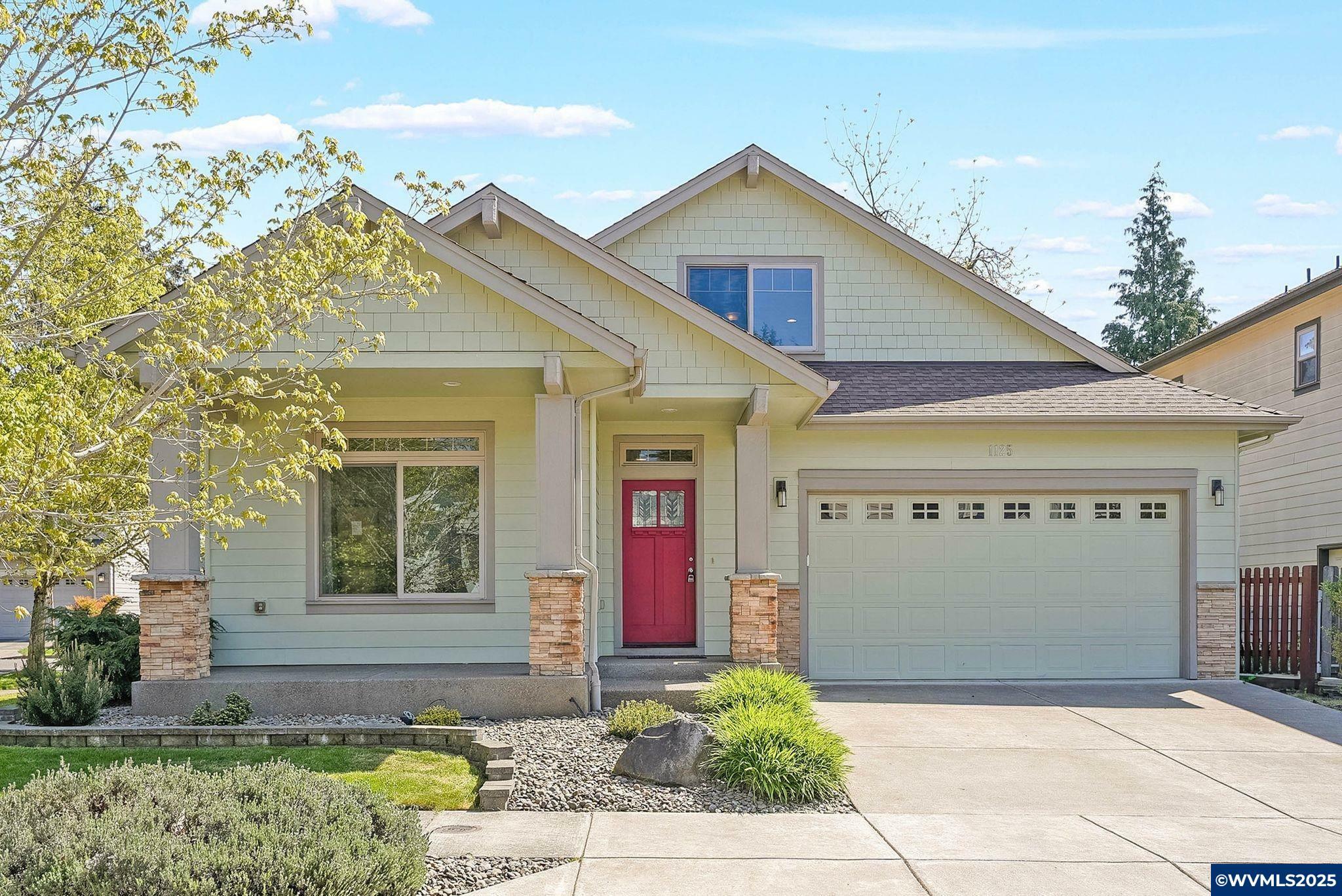 Property Photo: 1125 SW Cole Pl OR 97333
