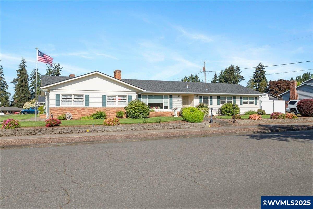 Property Photo: 6429 14th Av NE OR 97303