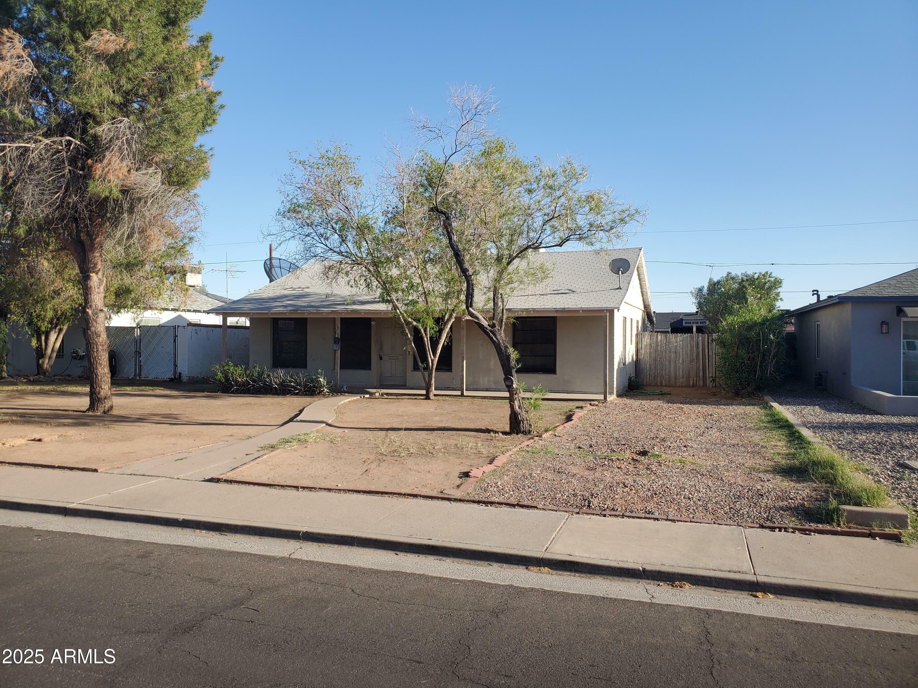 Property Photo: 1363 E Clarendon Avenue AZ 85014