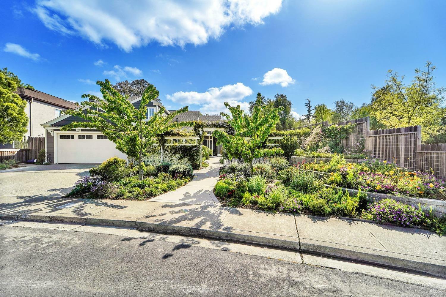 Property Photo: 470 Camellia Court CA 94510