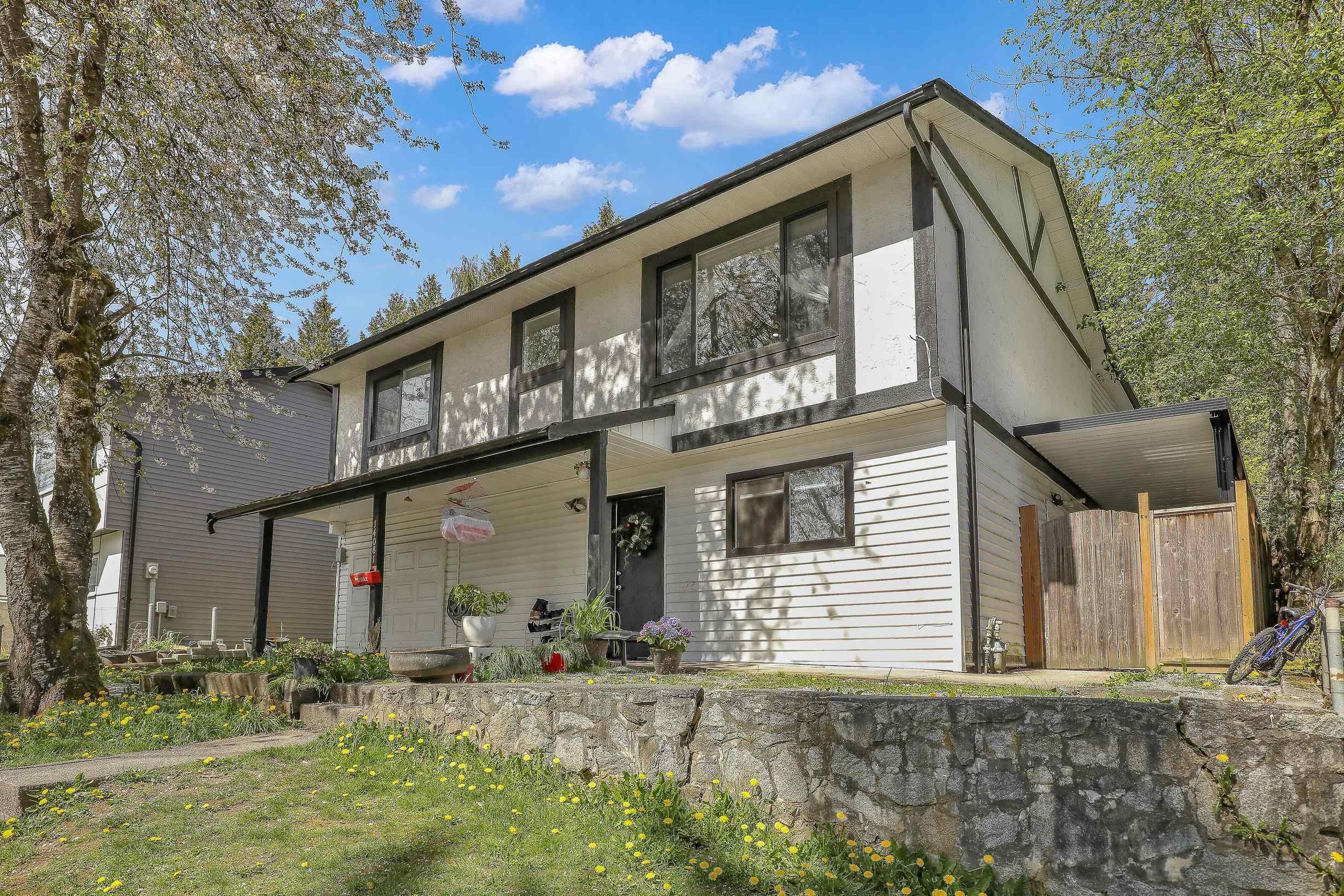 Photo de la propriété: 14081 67A Avenue BC V3W 6W6