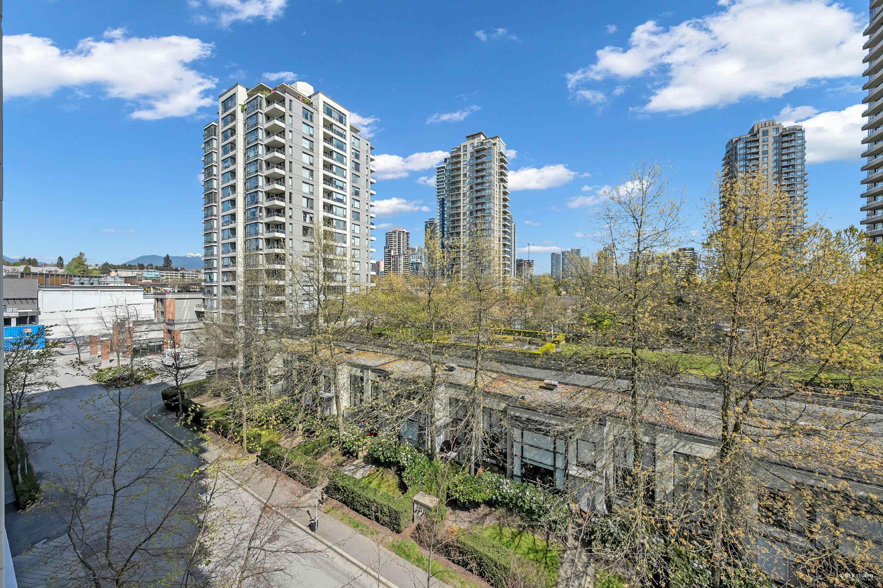 Property Photo: 4178 Dawson Street 506 BC V5C 0A1