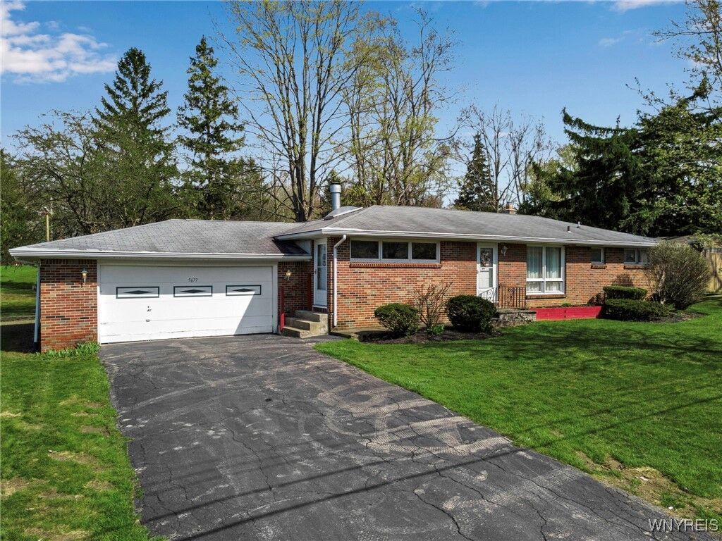 Property Photo:  5677 Sterling Road  NY 14075 