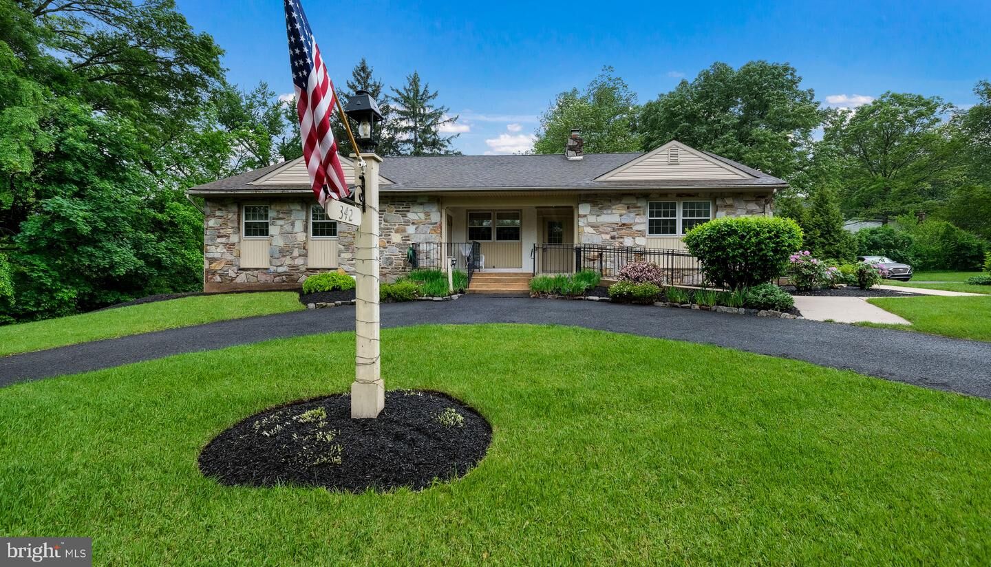 Property Photo: 342 Green Street PA 18901