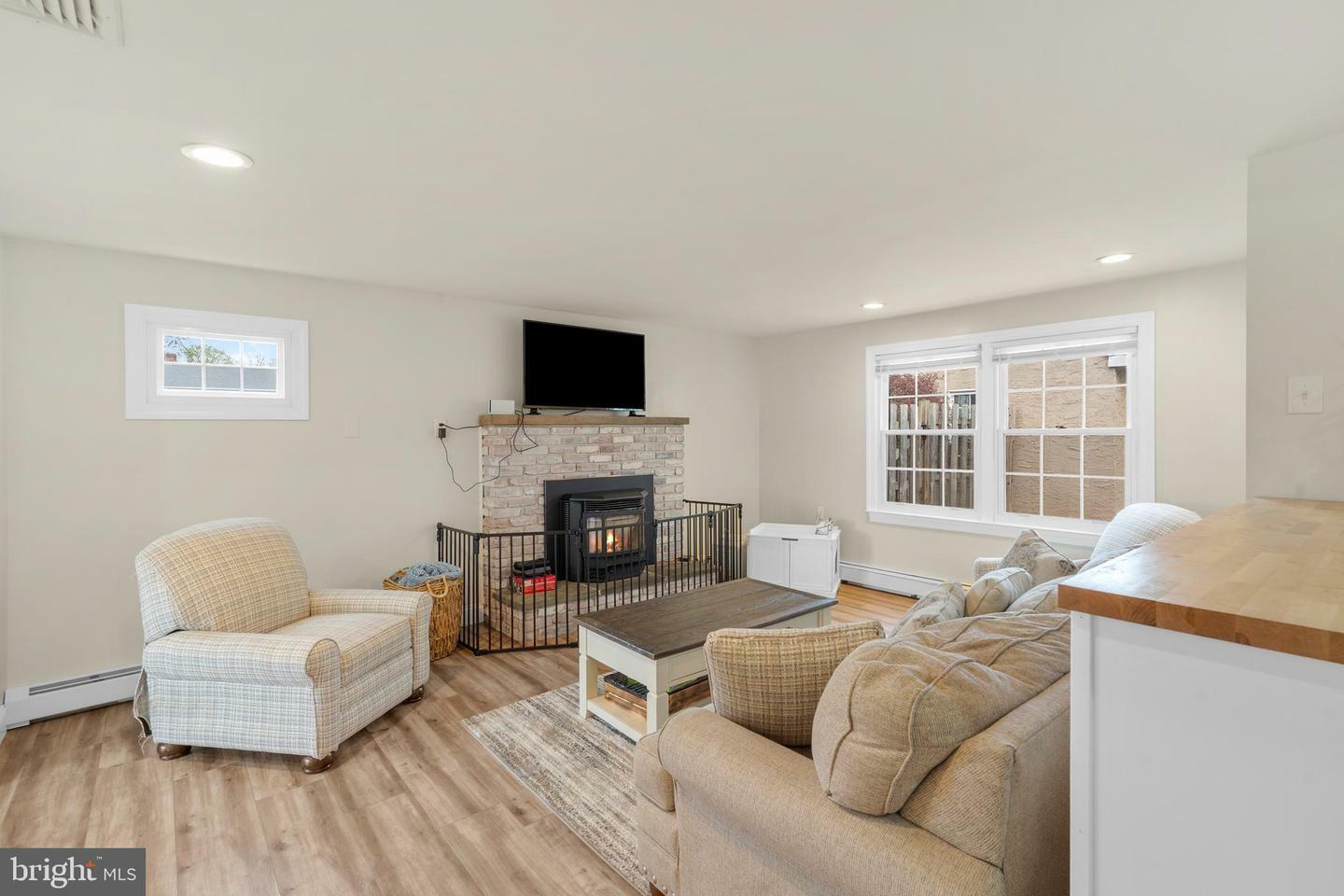 Property Photo: 419 Edgewood Avenue PA 19446