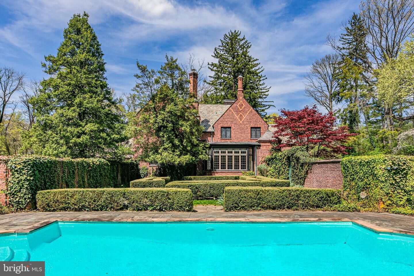 Property Photo:  51 Edgerstoune Road  NJ 08540 