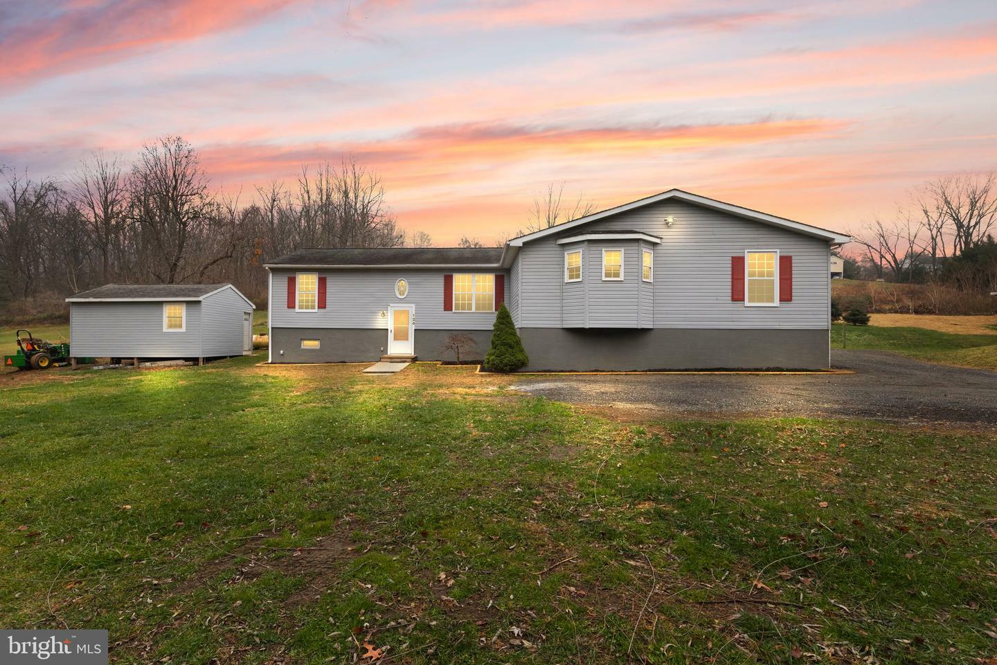 Property Photo: 124 N White Pine Trail PA 17314