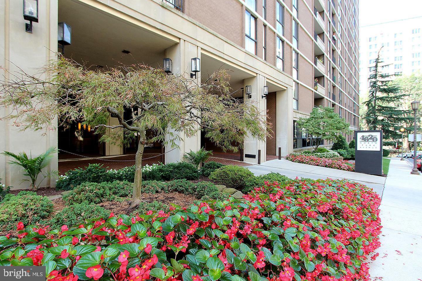 Property Photo: 4620 N Park Avenue 911E MD 20815