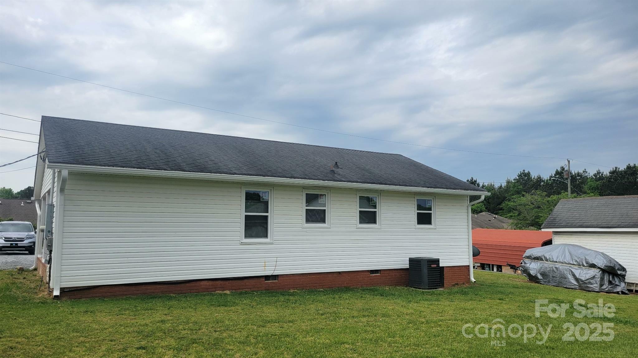 Property Photo: 2109 Boggs Street NC 28092