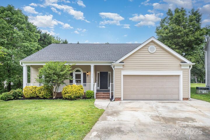 7106 Kinsmore Lane  Charlotte NC 28269 photo