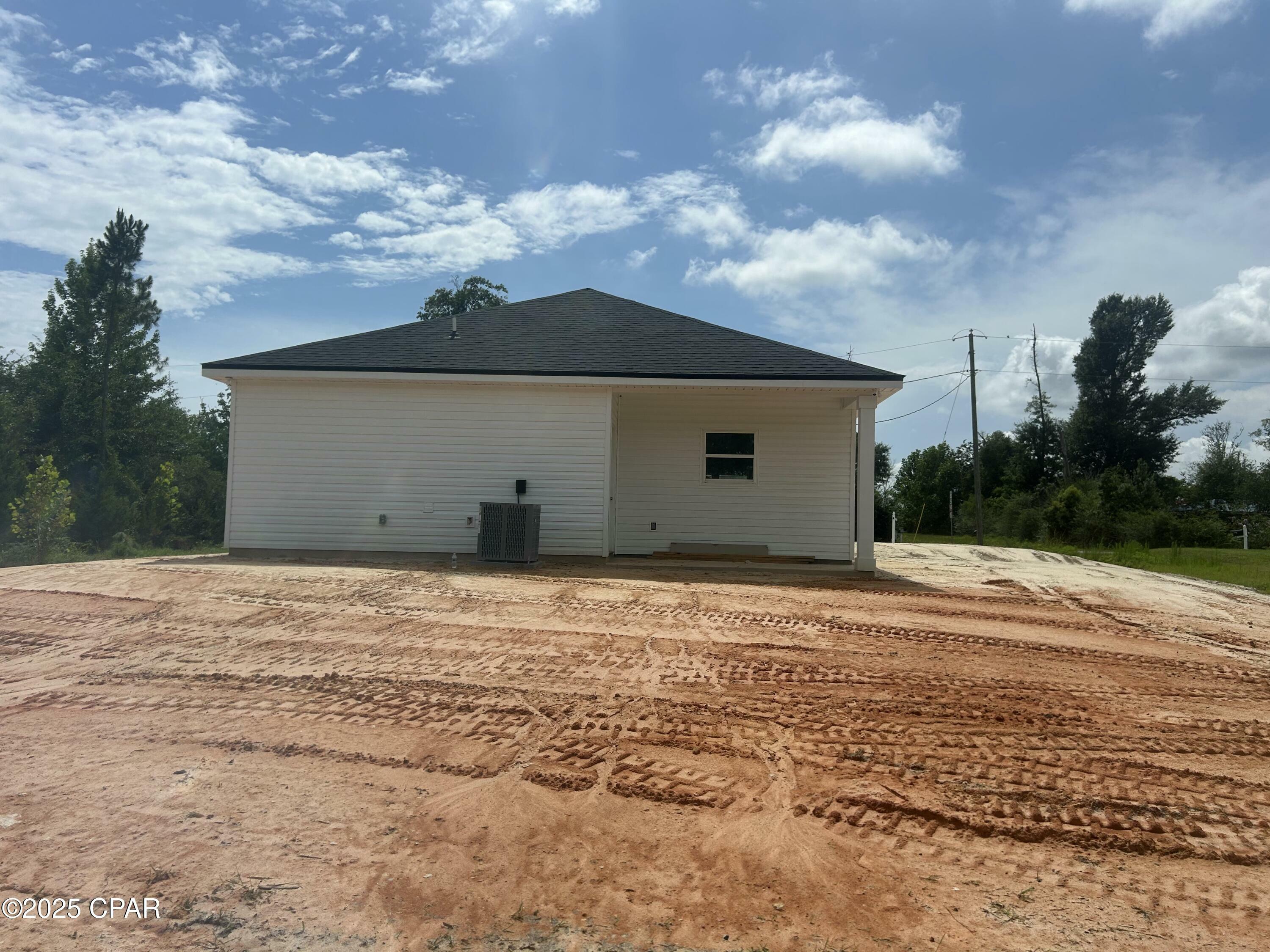 Property Photo: 5114 Debi Road FL 32404