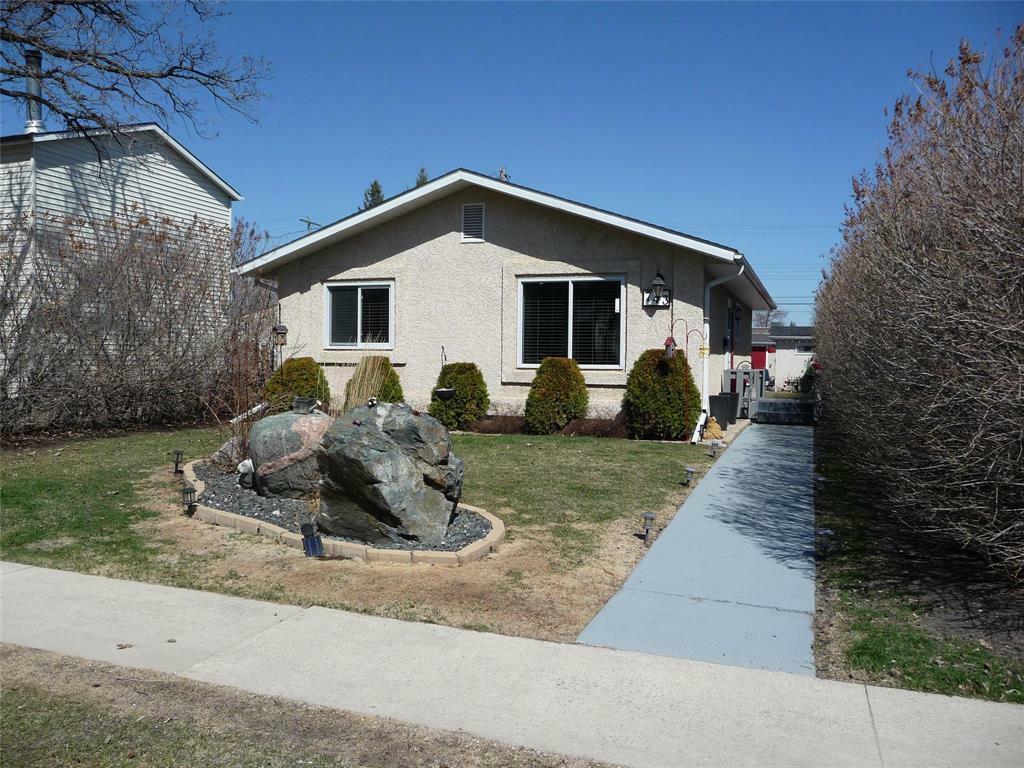 Property Photo: 743 Ashton Avenue MB R0E 0C0