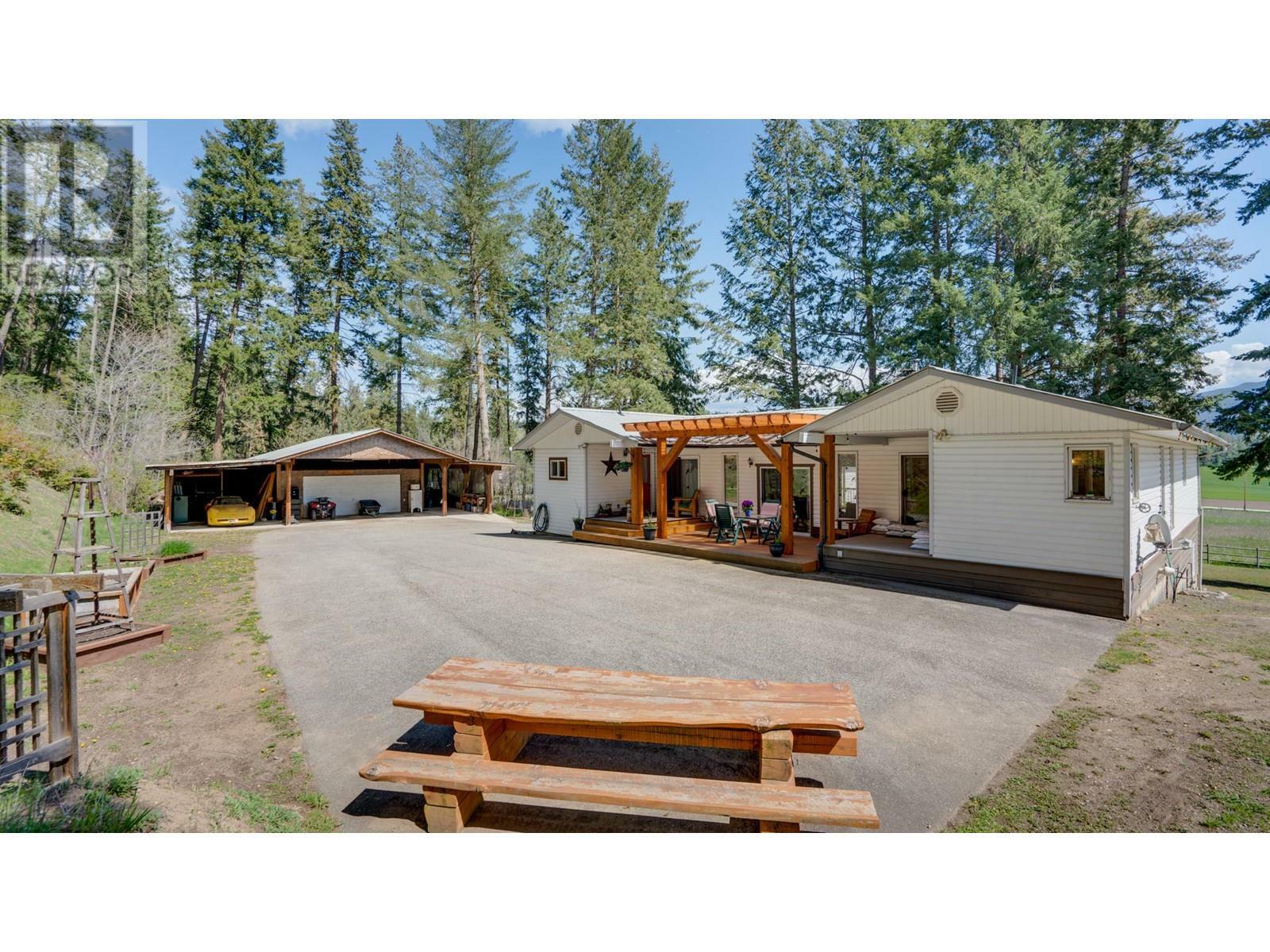 Property Photo:  4851 Lansdowne Road  BC V0E 1B4 
