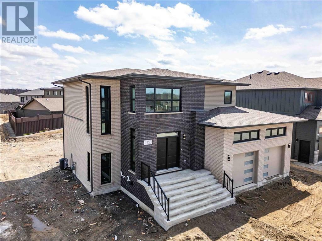 Property Photo: 35 Noah Court ON P3B 0G9