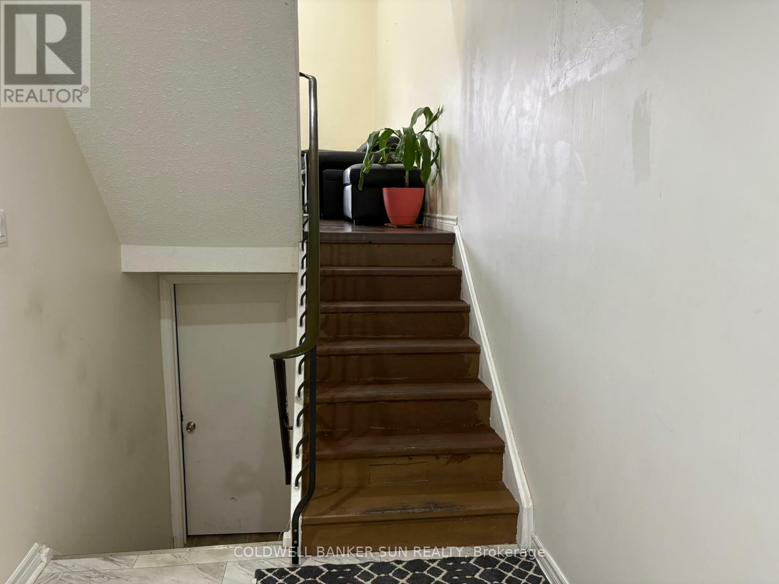 Property Photo: 4020 Brandon Gate Drive 10 ON L4T 3W8