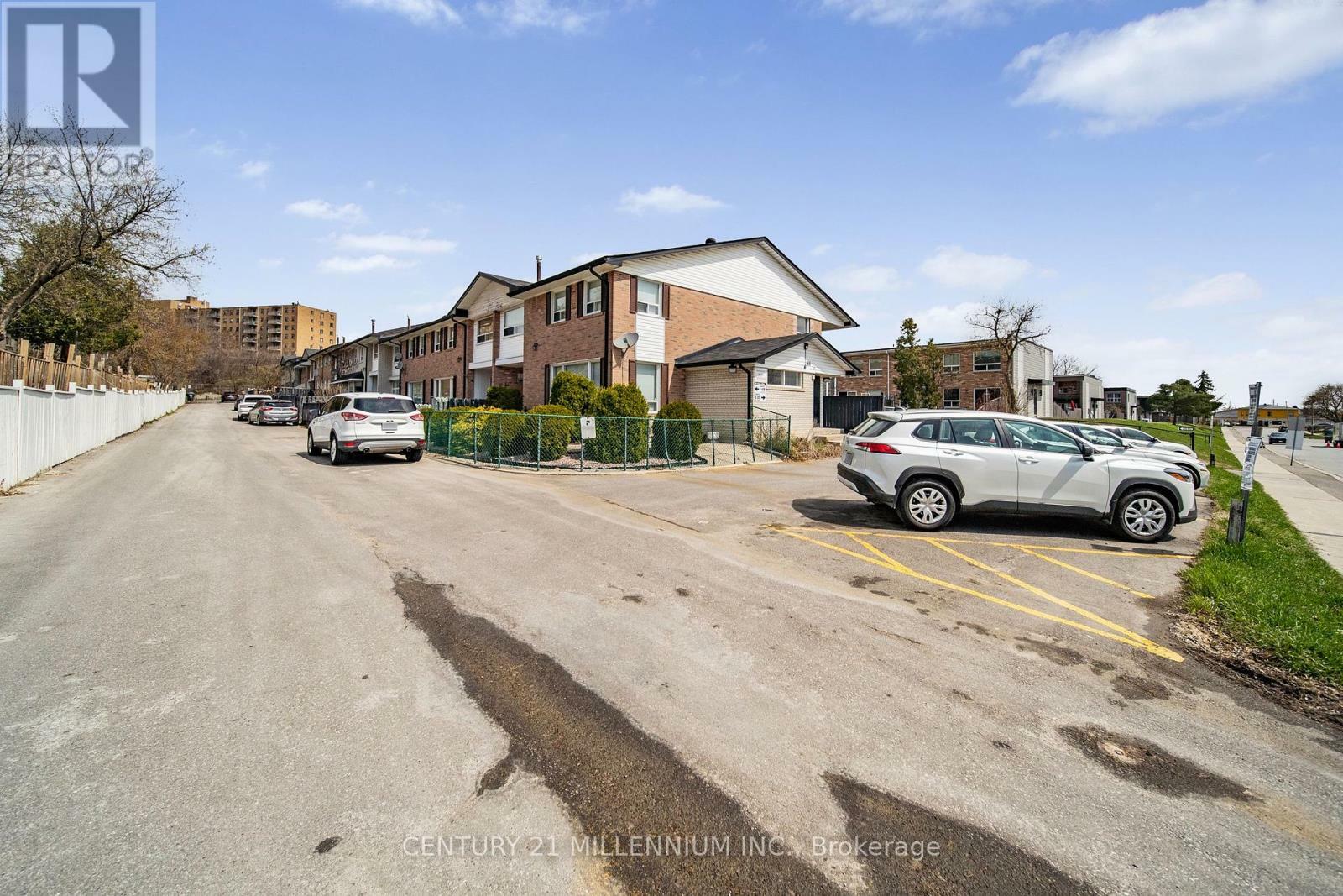Photo de la propriété: 61 Ardglen Drive 19 ON L6W 1V1