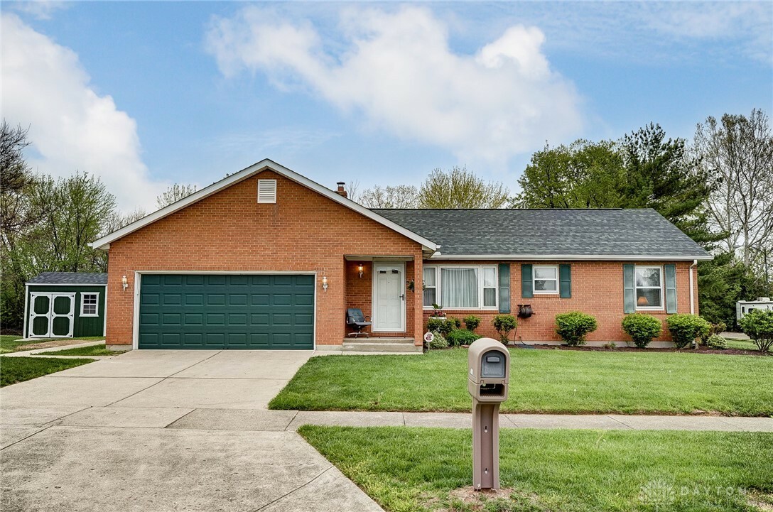 Property Photo:  401 Kenec Drive  OH 45042 