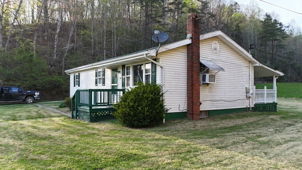 Property Photo: 4584 Cains Creek Rd KY 41124