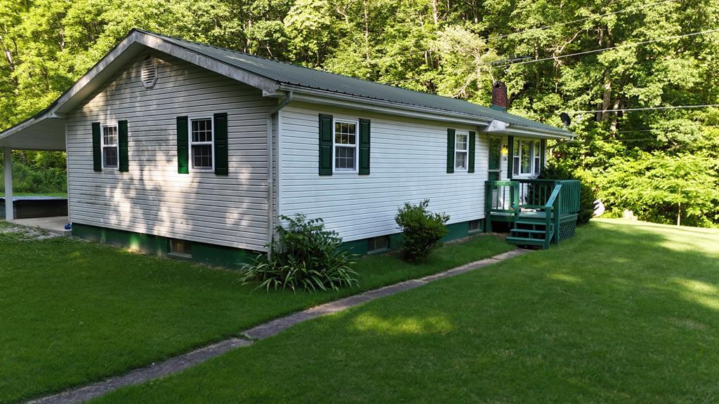 Property Photo: 4584 Cains Creek Rd KY 41124