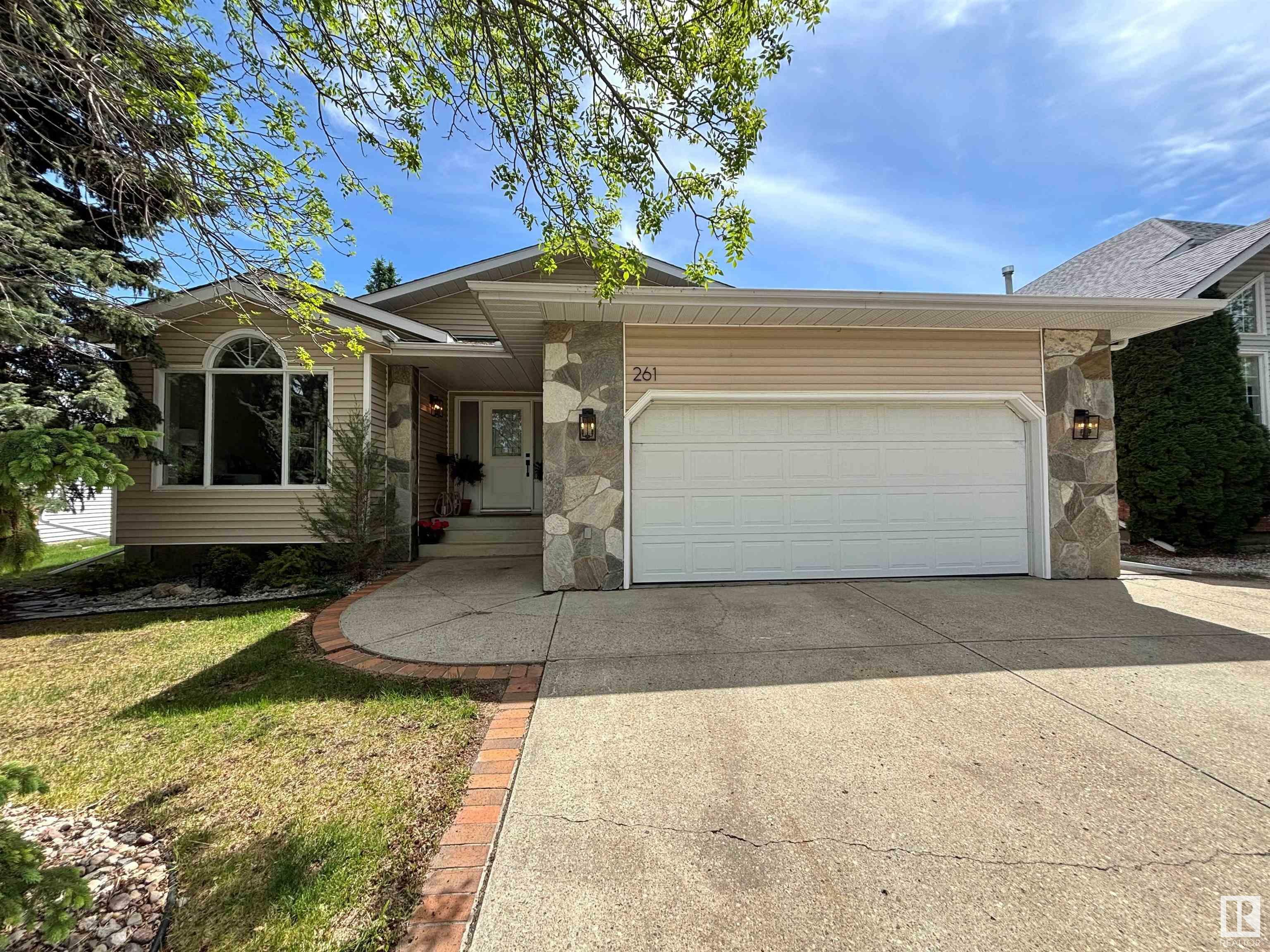 Photo de la propriété: 261 Heagle Crescent NW AB T6R 1W2