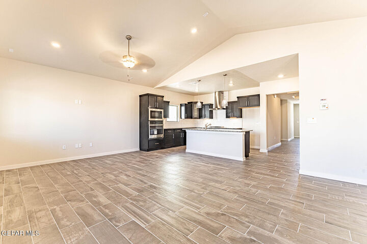 Property Photo:  913 Pettus Place  TX 79928 