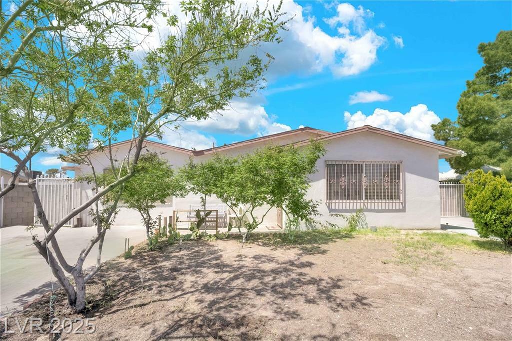 Property Photo: 45 Prince Lane NV 89110