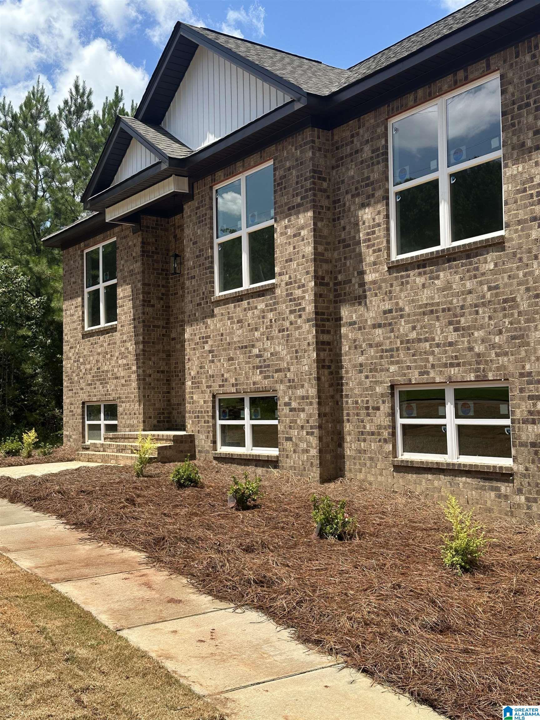 Property Photo: 389 Stonegate Circle AL 35096