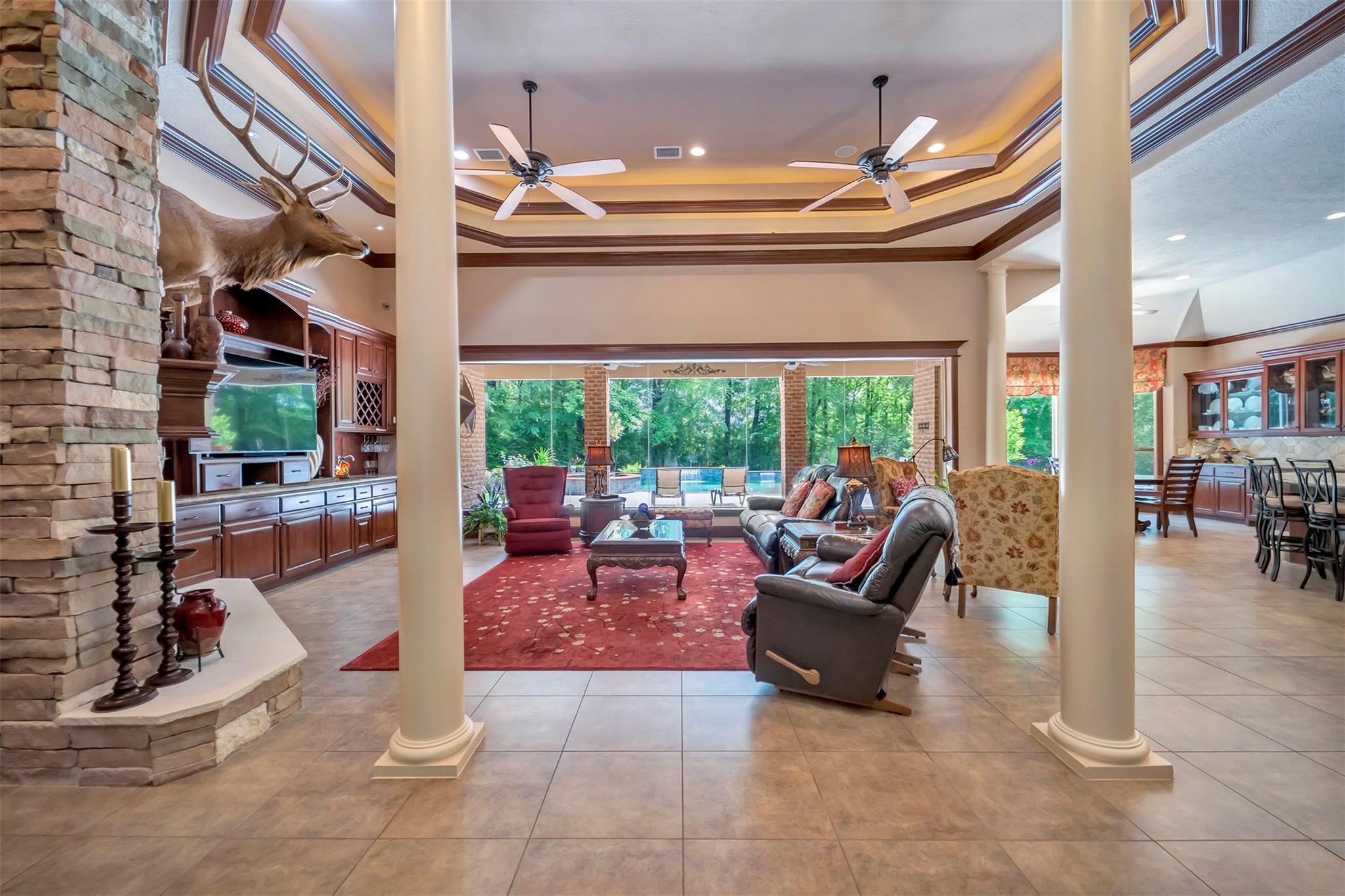 Property Photo: 3 Quinns Cabin Court TX 77304
