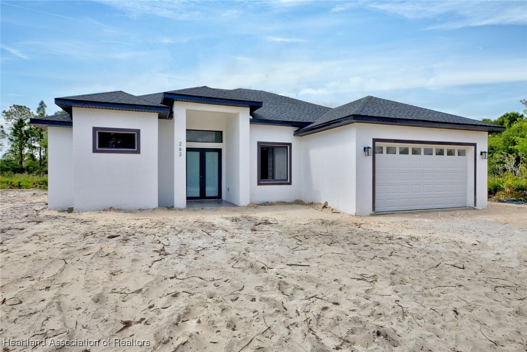 Property Photo: 262 Tanager Avenue FL 33870
