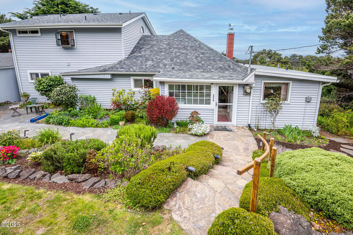 Property Photo: 9904 NW Plover Street OR 97376