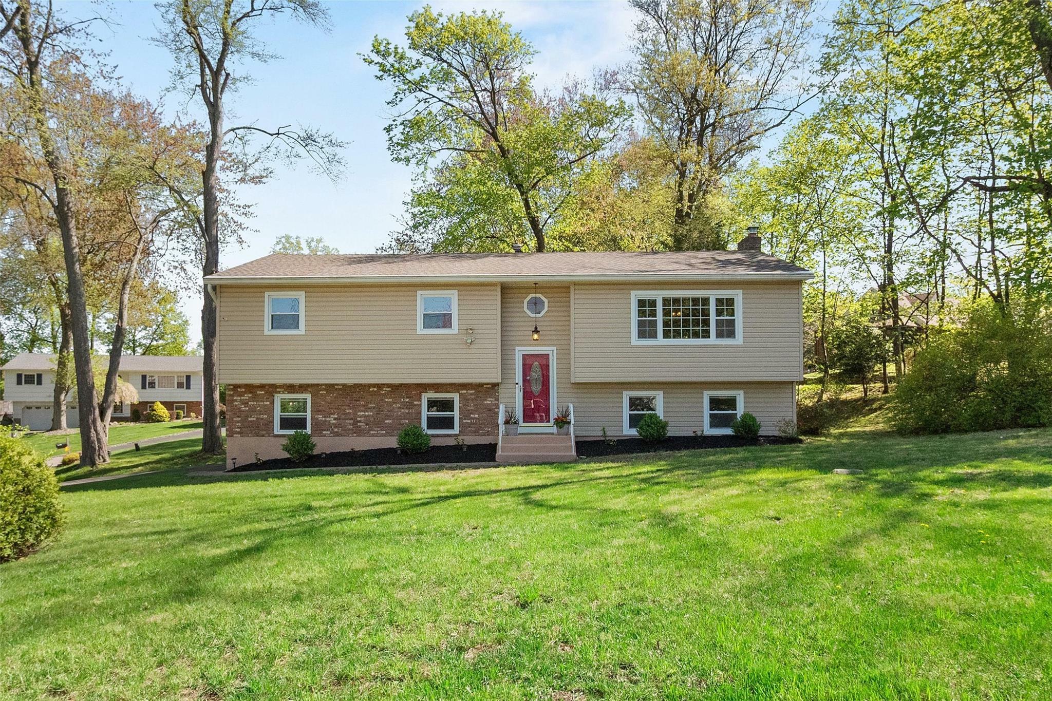 2 Candlewood Court  New City NY 10956 photo