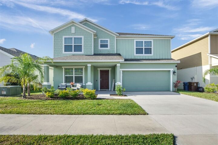 Property Photo:  871 Fillmore Court  FL 33837 