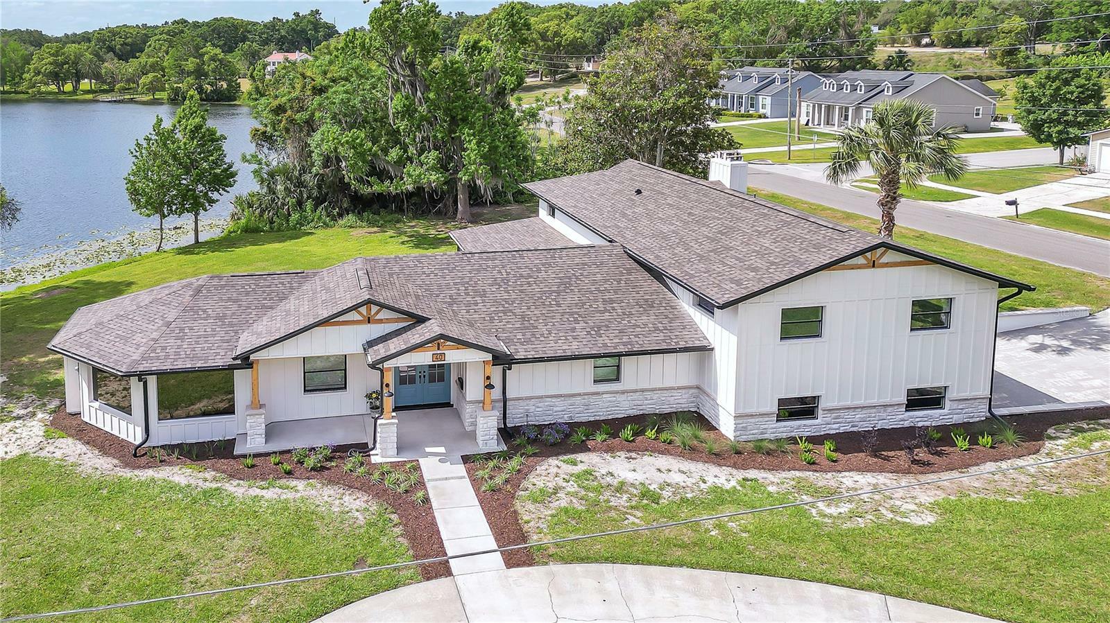 Property Photo: 40 W Laurel Street FL 32703