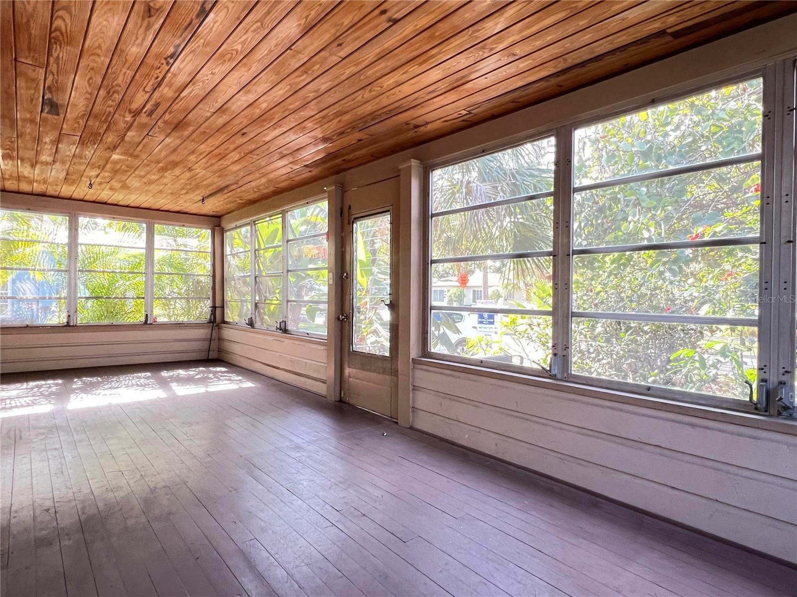Property Photo: 803 E Amelia Street FL 32803