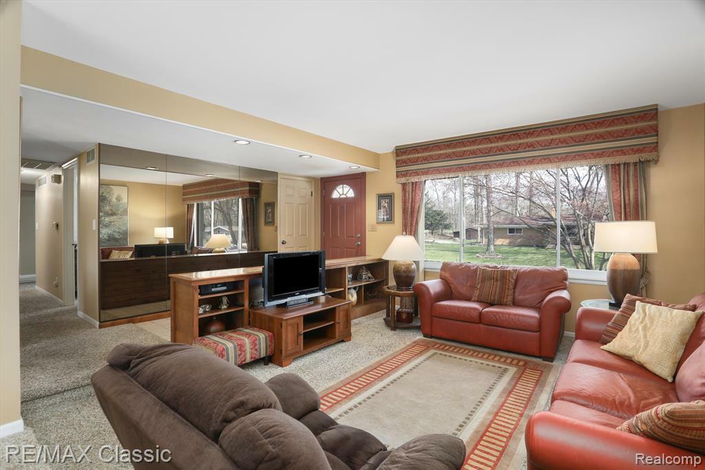 Property Photo: 11004 Timberline Drive MI 48316 4568