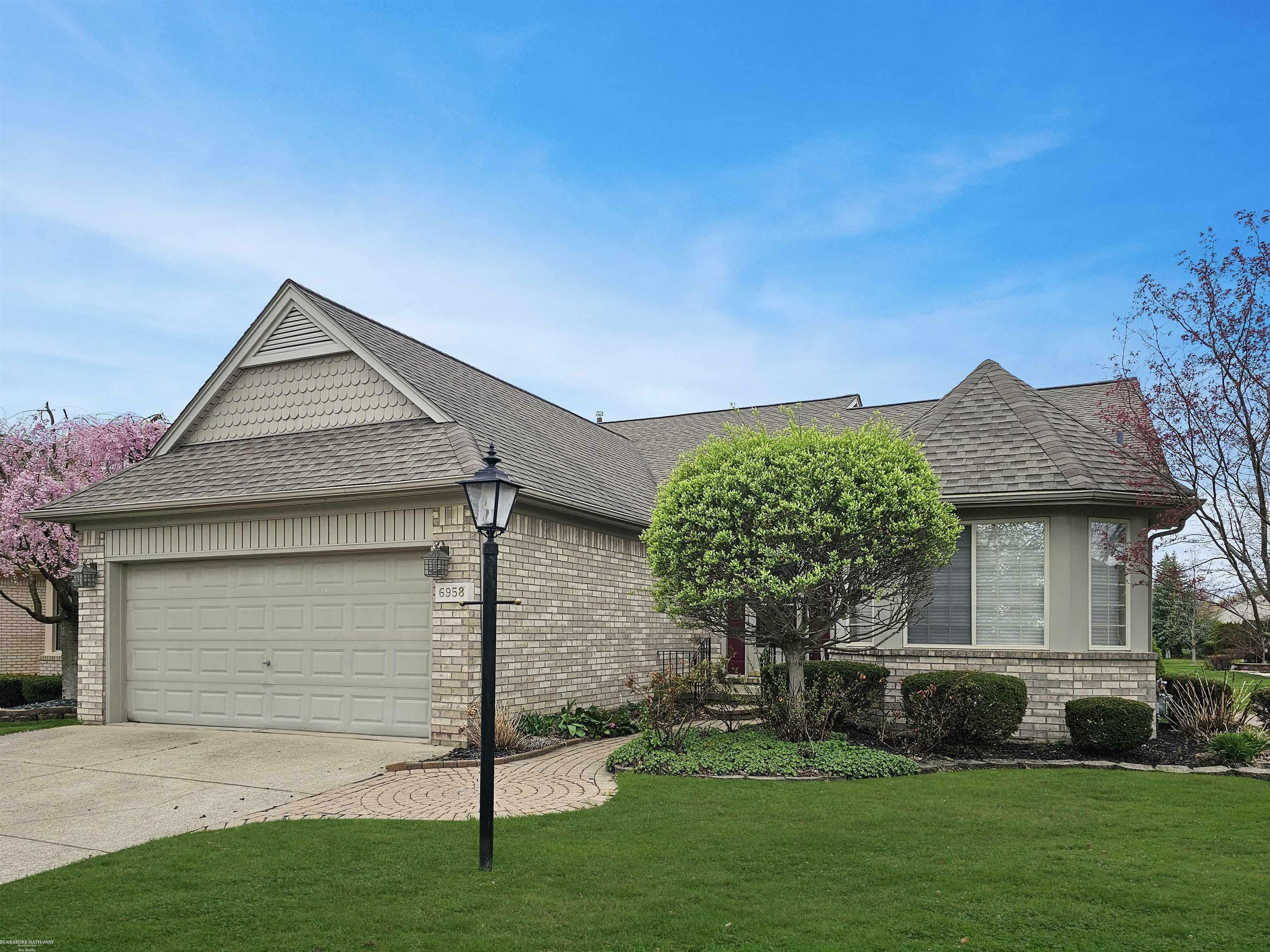 6958 Cross Creek Drive  Washington MI 48094 photo