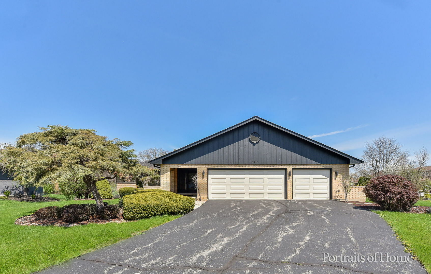 Property Photo:  506 Abbeywood Court  IL 60523 