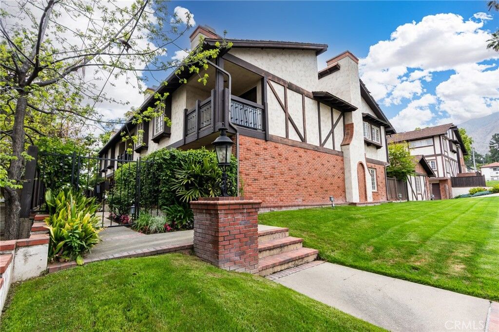 Property Photo:  506 W Sierra Madre Boulevard  CA 91024 