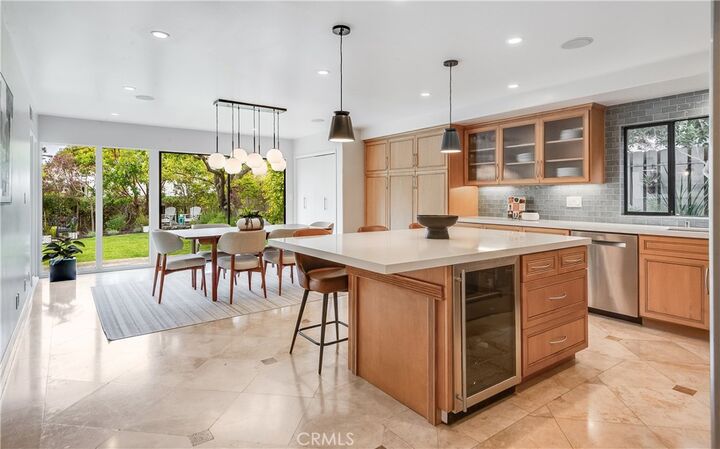 Property Photo: 425 Avenida Mirola CA 90274